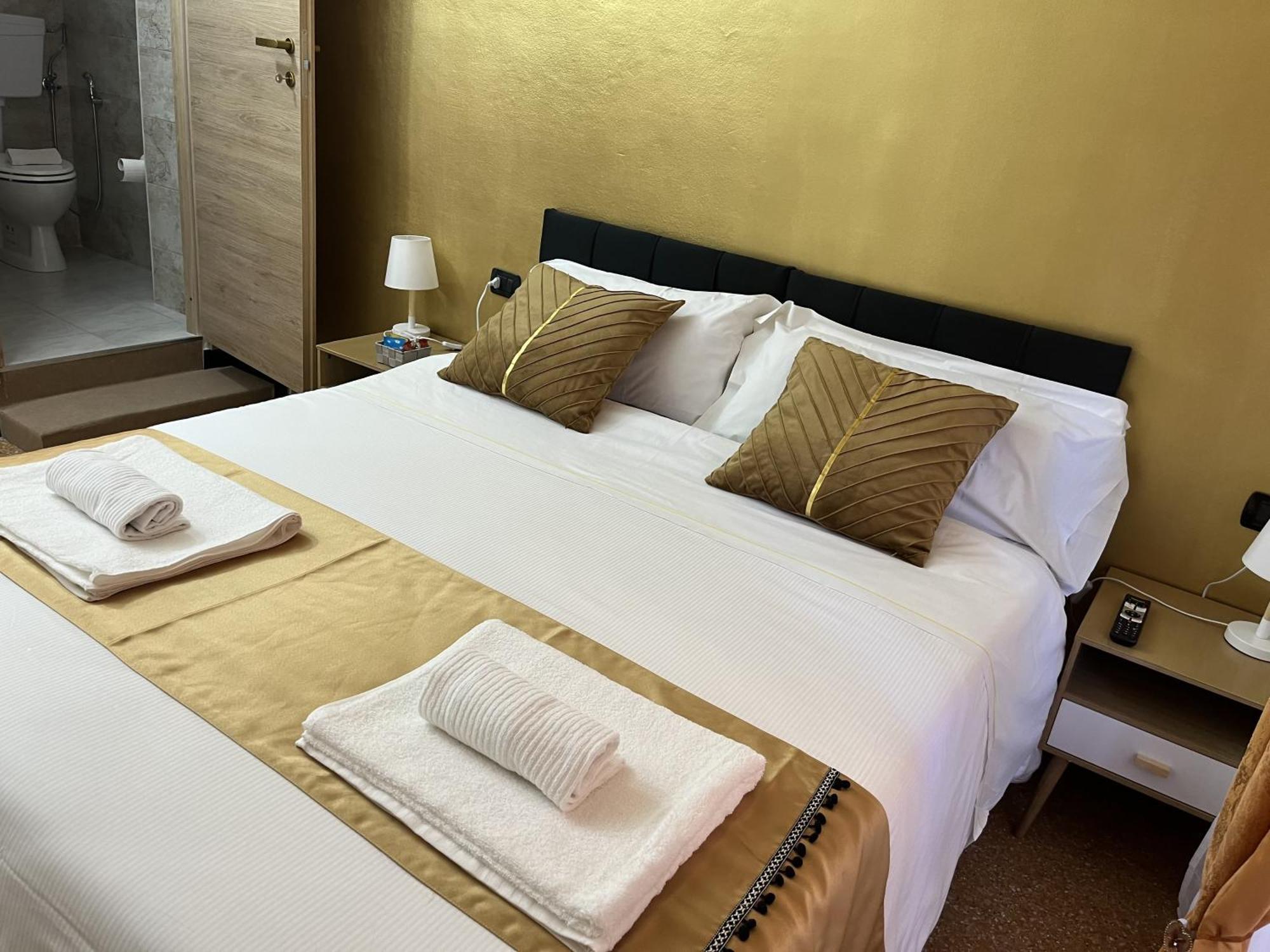 Genova Gold Rooms Kültér fotó